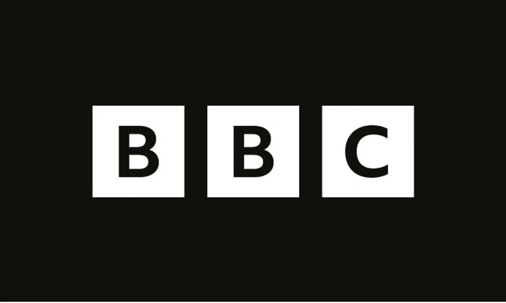 BBC: Ανέστειλε τη λειτουργία του στη Ρωσία – Αποσύρει τους δημοσιογράφους του